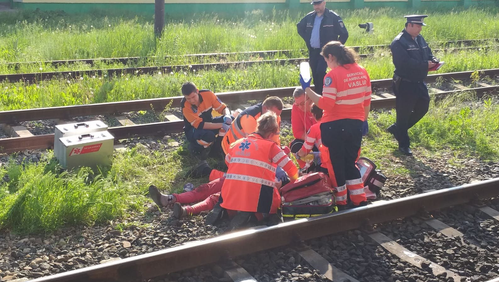 Tragedie la Vaslui: După ce și-a văzut copilul spânzurat, mama s-a aruncat in gol