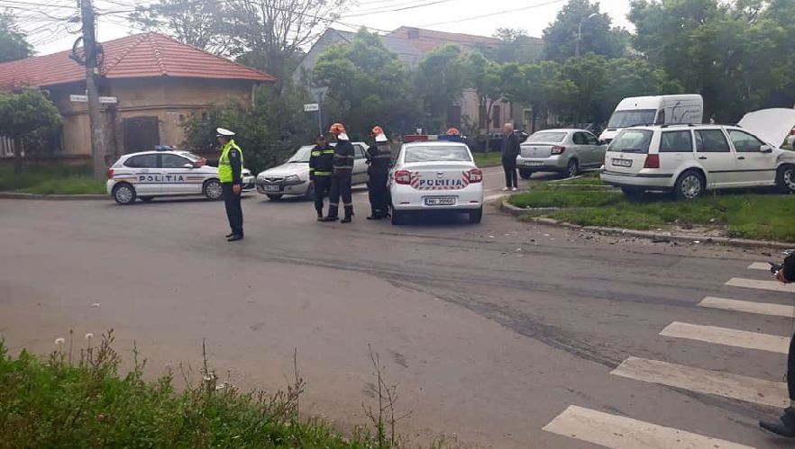 Zi neagră, în Timișoara. Mașini distruse și mai multe victime, după două accidente