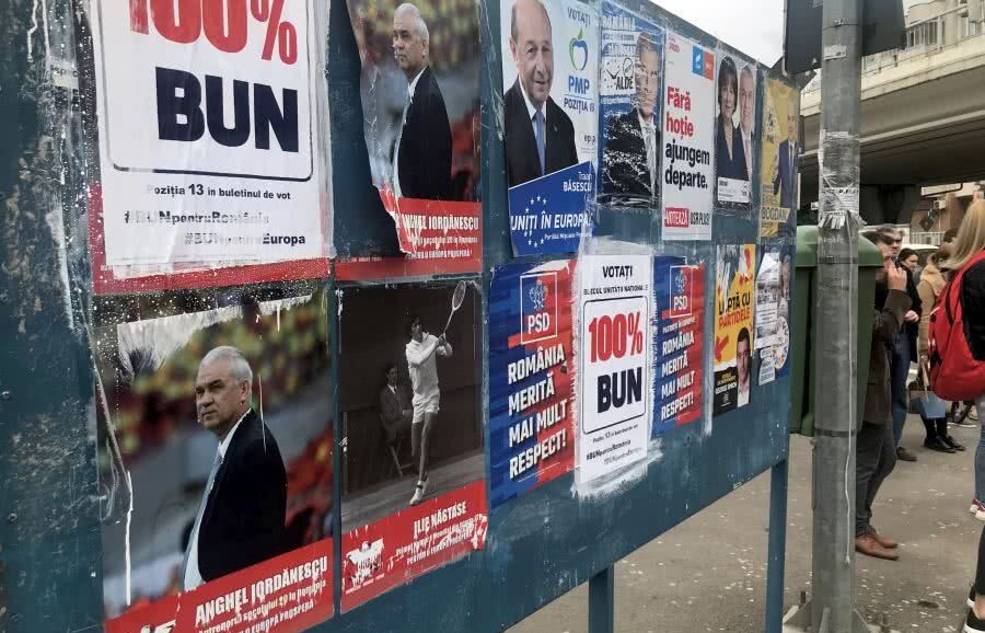 Poliția va da jos afișe electorale cu Ilie Năstase și Anghel Iordănescu. Motivul este incredibil!