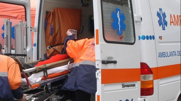 Un bărbat a ajuns în spital, după ce a fost bătut 