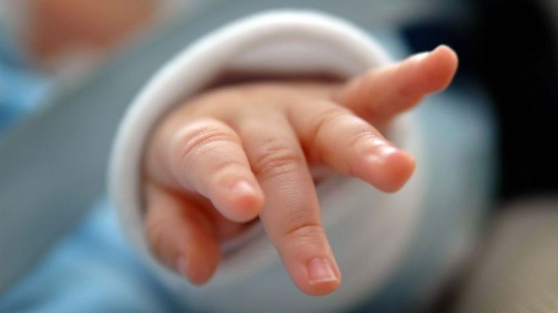 Boala care face ravagii în rândul copiilor. Peste o sută de micuți au fost internați în spital 