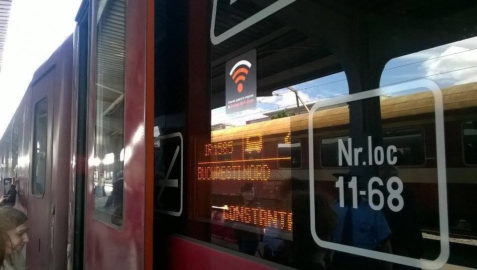 Trenuri blocate în Prahova din cauza vremii. "Autoritățile nu fac și nu spun nimic"
