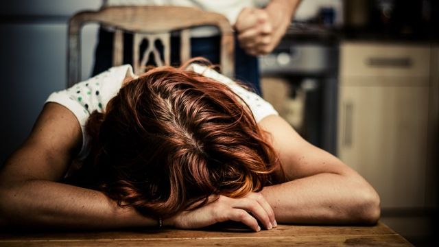 Mai multe adolescente au vorbit despre comportamentul nepotrivit al edilului
