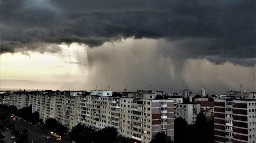 Avertizare de vreme severă! Aproape toată țara va fi lovită de ploi abundente, furtuni și vijelii 