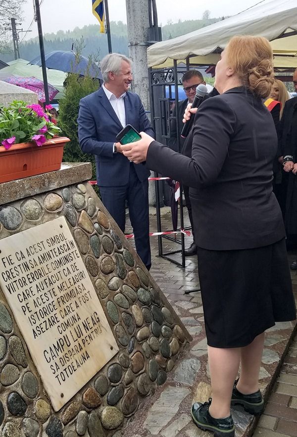 Ministrul de Finanțe și un senator liberal s-au certat pe microfon