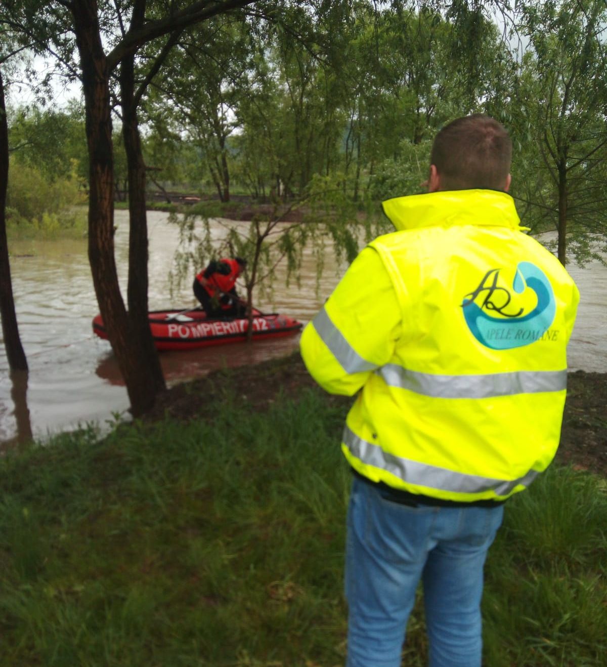 Copilul de patru ani căzut într-un pârâu, găsit fără suflare
