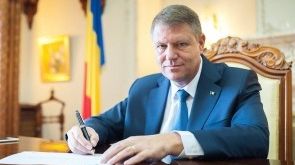 Iohannis sesizează la CCR legea statutului funcţionarului public parlamentar