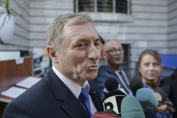 Augustin Lazăr:"Observați cine mi-a cerut insistent demisia. E clar! Nimic nu e gratis"