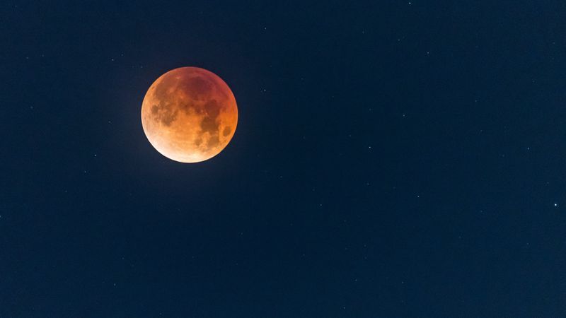Lucruri pe care nu le știai despre Lună