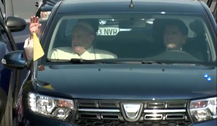 De ce nu a mai folosit Papa Francisc papamobilul românesc