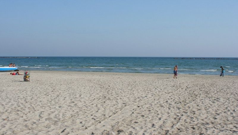 O milionară găsită moartă pe plaja din Mamaia. Ce se ascunde în spatele decesului?