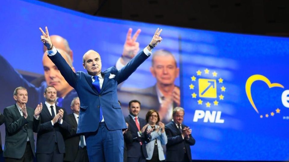 Ecuația Rareș Bogdan: Prim-ministrul lui Klaus Iohannis sau premierul din exil al lui Ludovic Orban?