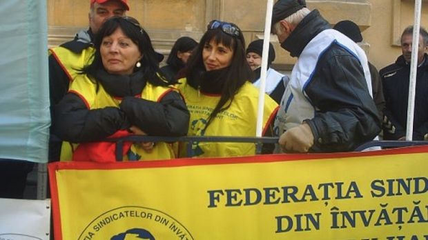Sindicatele din învățământ: Ministrul Andronescu dinamitează admiterea a liceu
