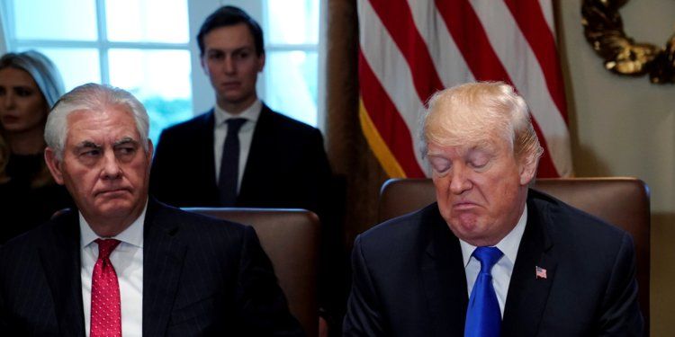Donald Trump: "Rex Tillerson este prost ca noaptea"
