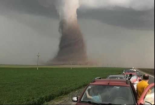 Ministrul Muncii promite ajutoare pentru cei afectaţi de tornada din Călăraşi