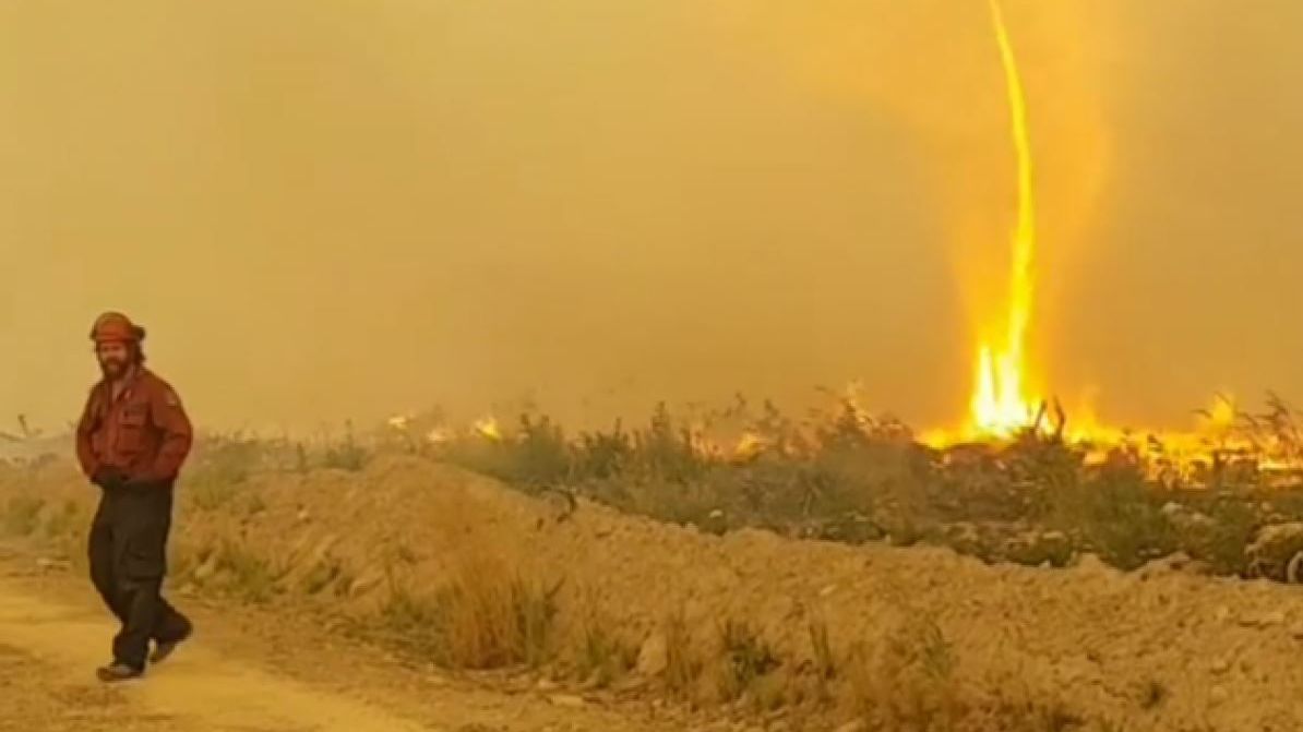 Ce e o tornadă de foc și cât de distructivă e