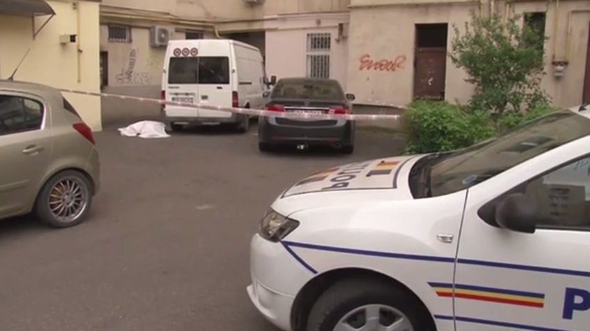 Tragedie în Argeş: Un bărbat s-a aruncat de la etajul 8