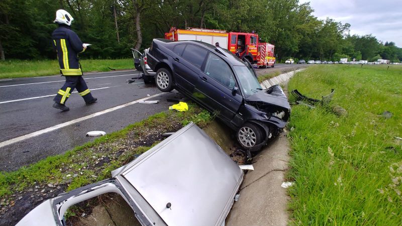 Accident grav pe DN1, cu mai multe persoane încarcerate