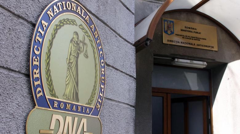 DNA, atac în forță departe de ochii presei