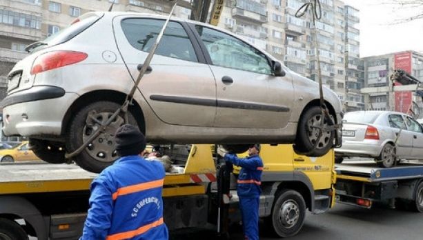 Vești proaste! Primăria Capitalei vrea să ridice din nou mașinile parcate neregulamentar!
