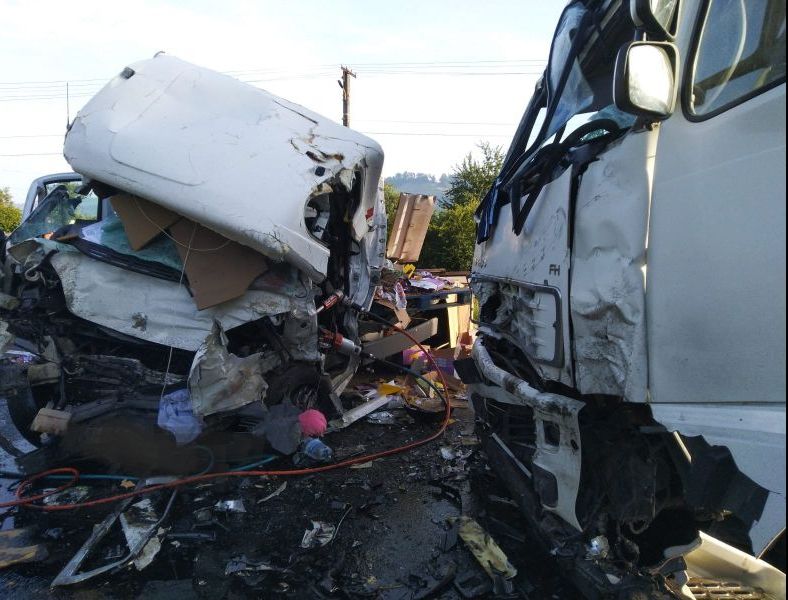 Grav accident pe DN 1. Un tânăr de 2o de ani și-a pierdut viața (Video)