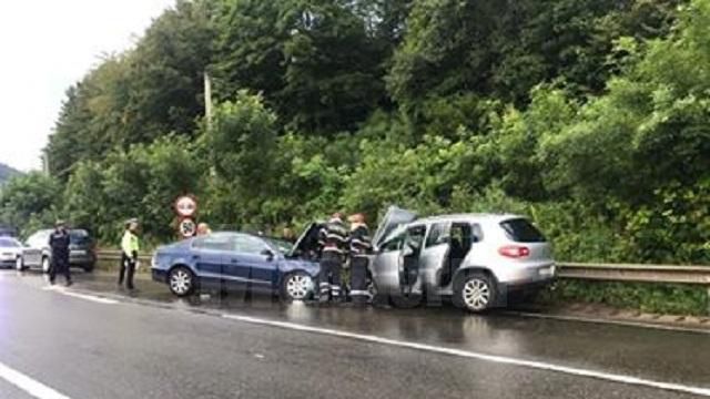 Un mort și cinci răniţi în urma unui grav accident petrecut în judeţul Suceava