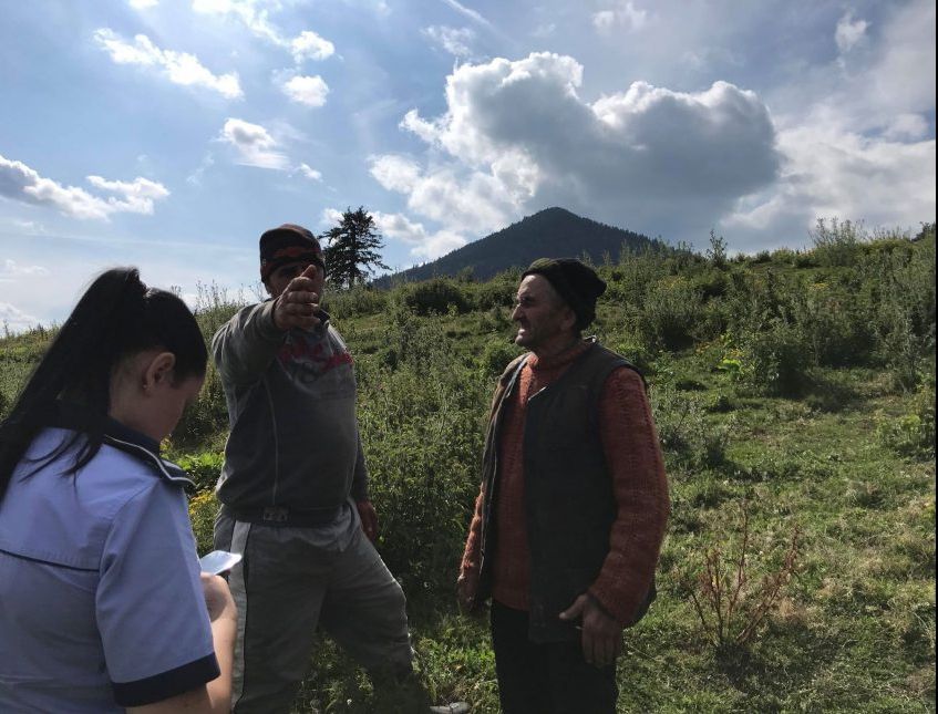 Motociclist belgian, snopit în bătaie de câțiva ciobani(Video)