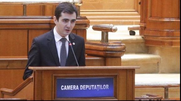 USR: ”Parlamentul României a consființit, astăzi, o tranzacție păguboasă. Tranzacția aduce aminte de tunul numit Bancorex”