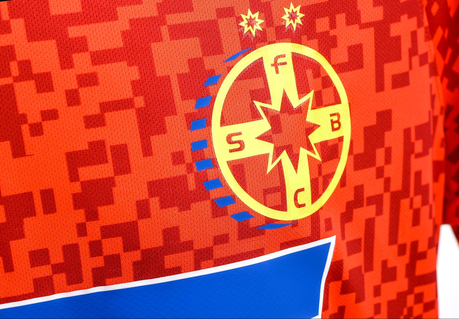 FCSB, în haine noi! Roş-albaştrii şi-au prezentat echipamentul