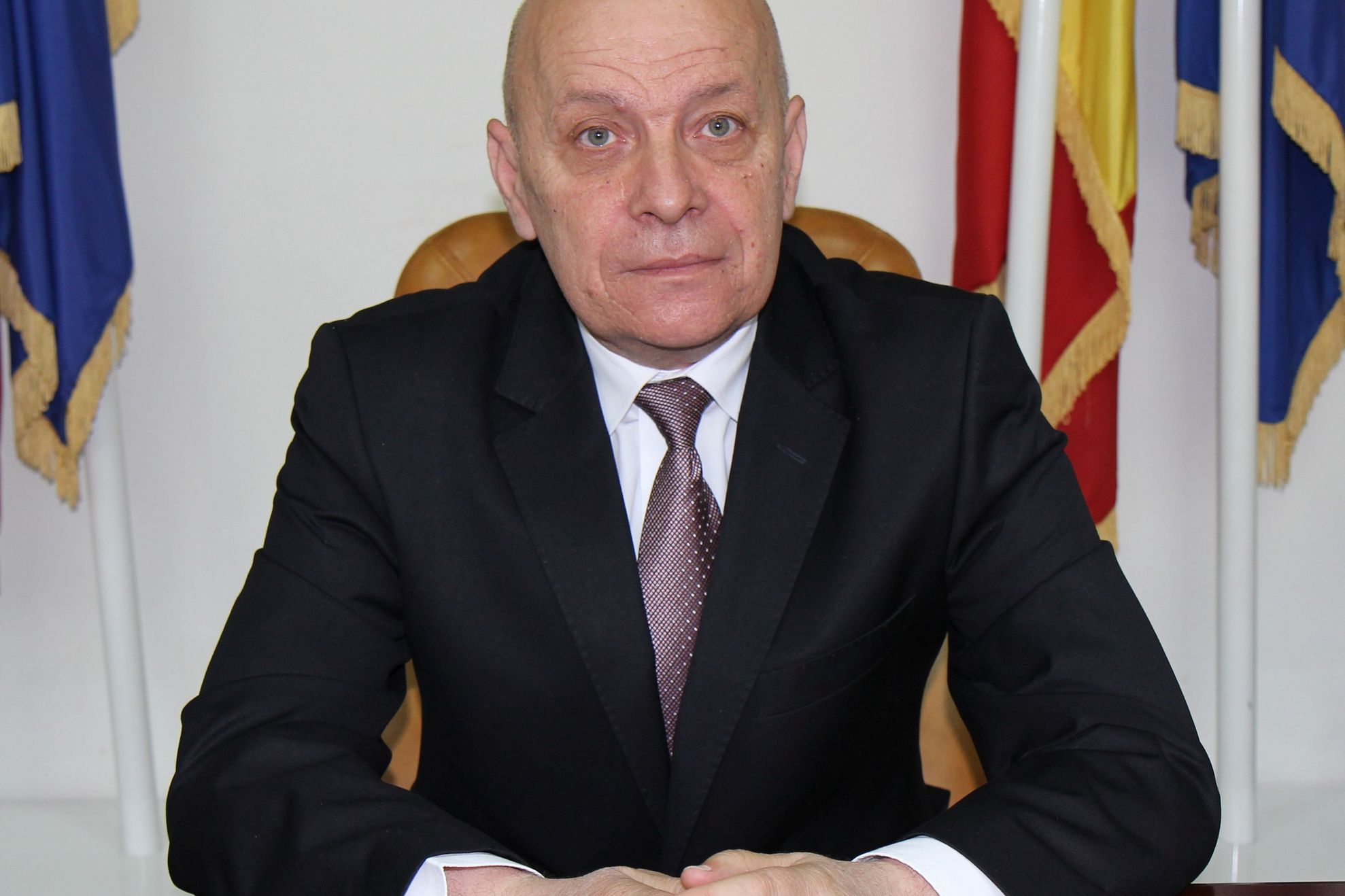 Prefectul de Olt nu știe prea multe despre crimele din Caracal. E în concediu