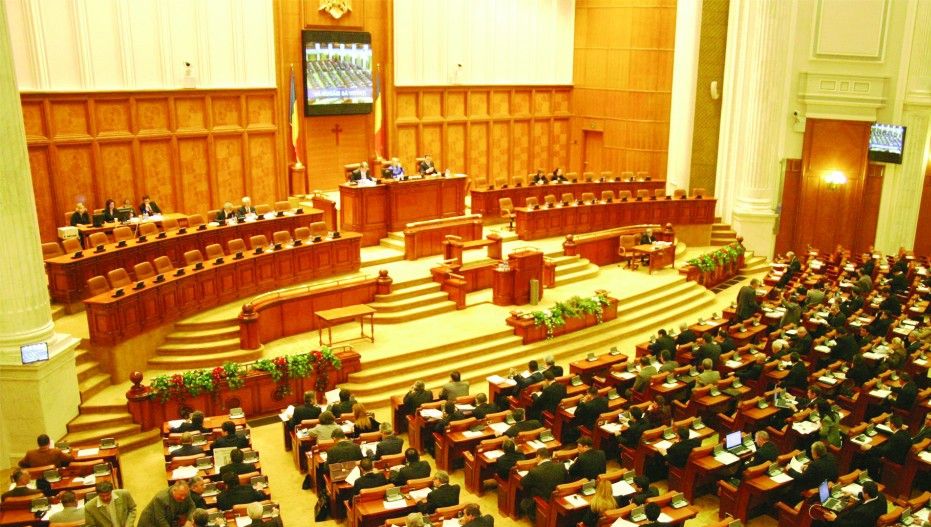 Începe lupta pentru funcții în Parlament! Tăriceanu își dă demisia