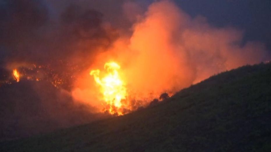 ALERTĂ de călătorie în Grecia: Există risc ridicat de incendii într-o cunoscută insulă!