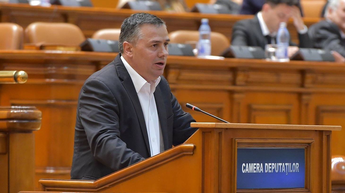 Deputat PMP: ”Interzicerea live-urilor în timpul condusului, un proiect avizat NEGATIV de Guvern”
