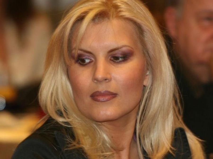 Elena Udrea, apariție sexy la cumpărături în Dorobanți
