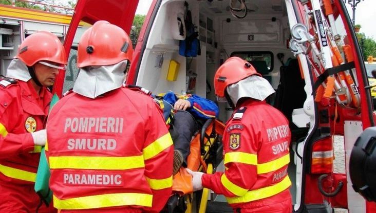 Zece persoane implicate într-un accident rutier, în Satu Mare