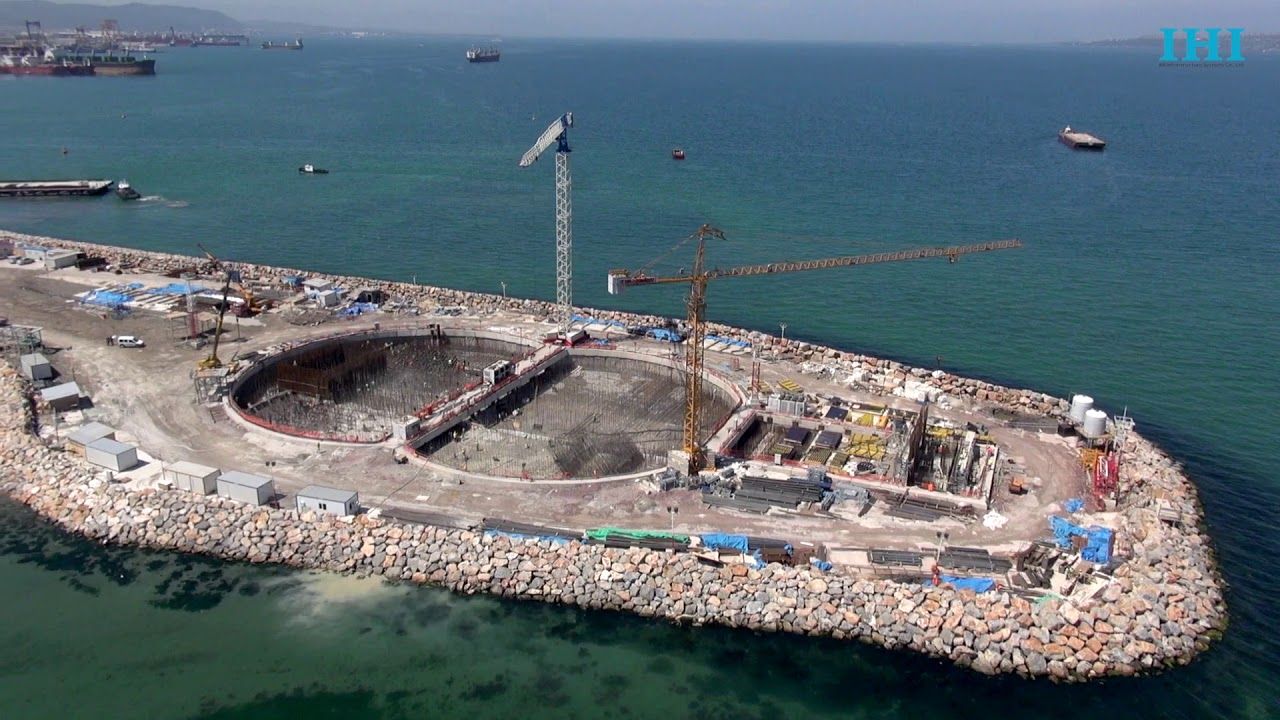 Dunărea a scăzut atât de mult încât feirbotul nu mai poate traversa fluviul. Foto/Arhivă