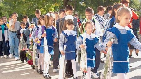 Este oficial! Ministerul a făcut anunțul! Școala începe mai devreme, anul acesta