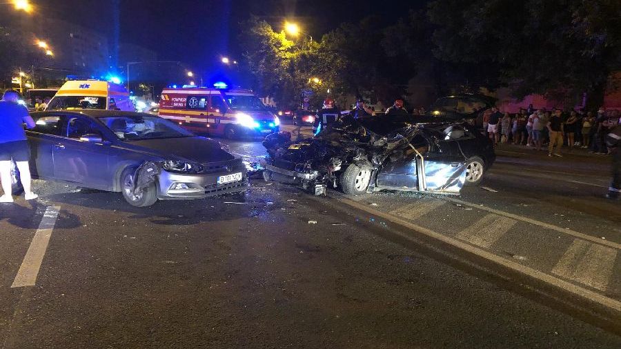 Accident grav în Timișoara. Trei autoturisme implicate şi doi răniţi spitalizaţi