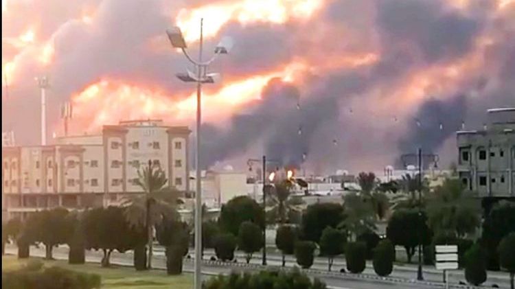 Prețul petrolului explodează după atacurile din Arabia Saudită