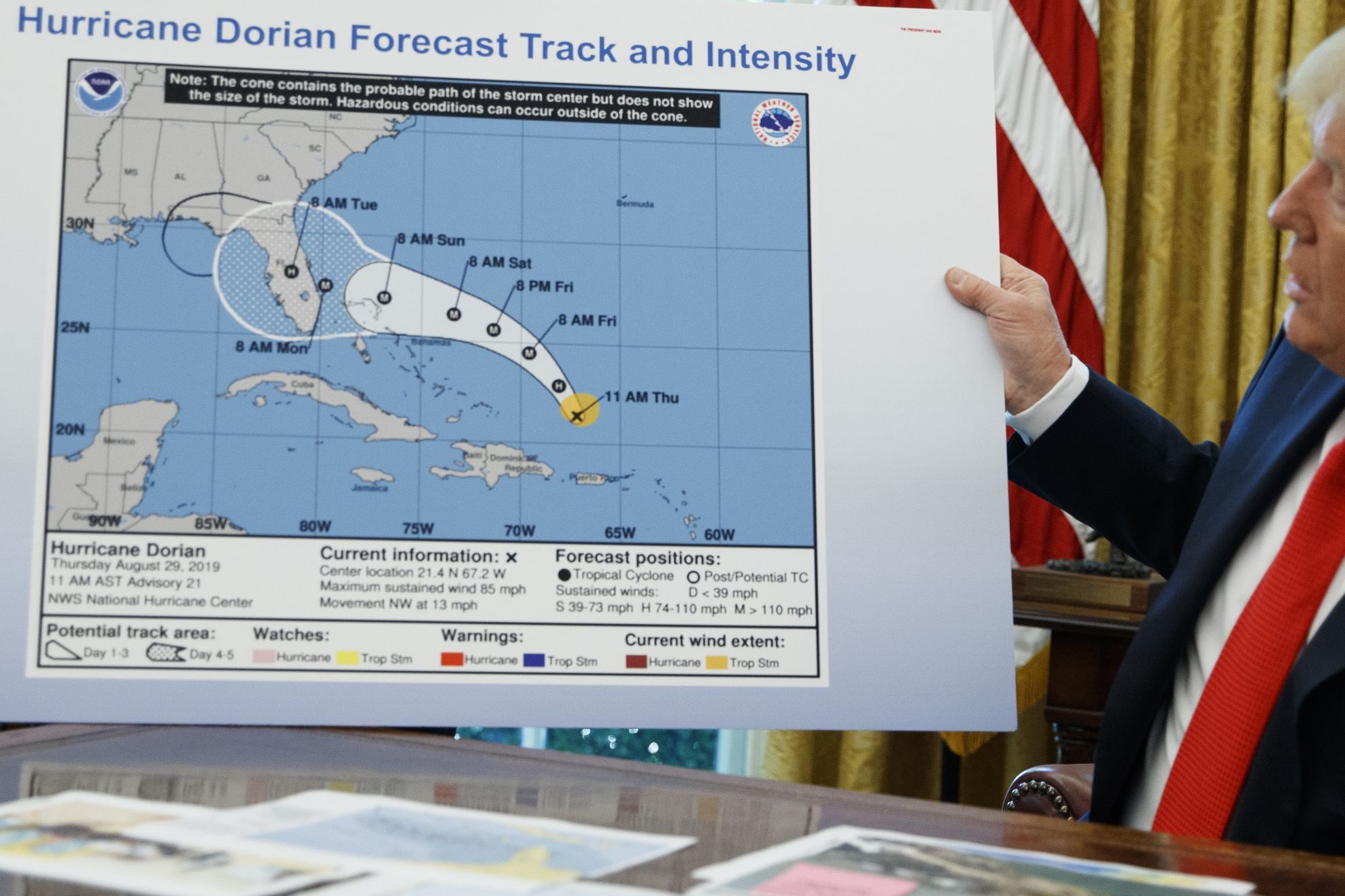 Uraganul Dorian și Alabama. O minciună insistentă a lui Trump i-a scandalizat pe meteorologi