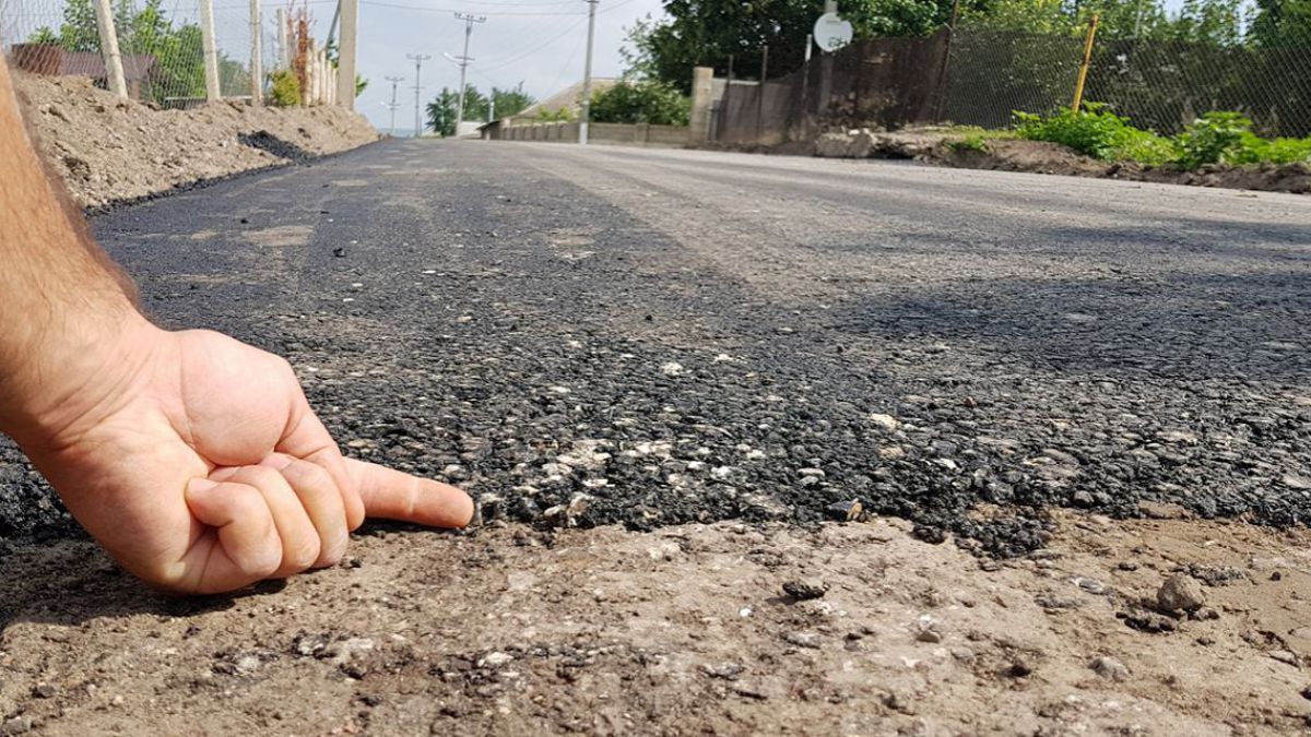 VIDEO Cum reacționezi când vezi prima oară asfalt la tine în sat?