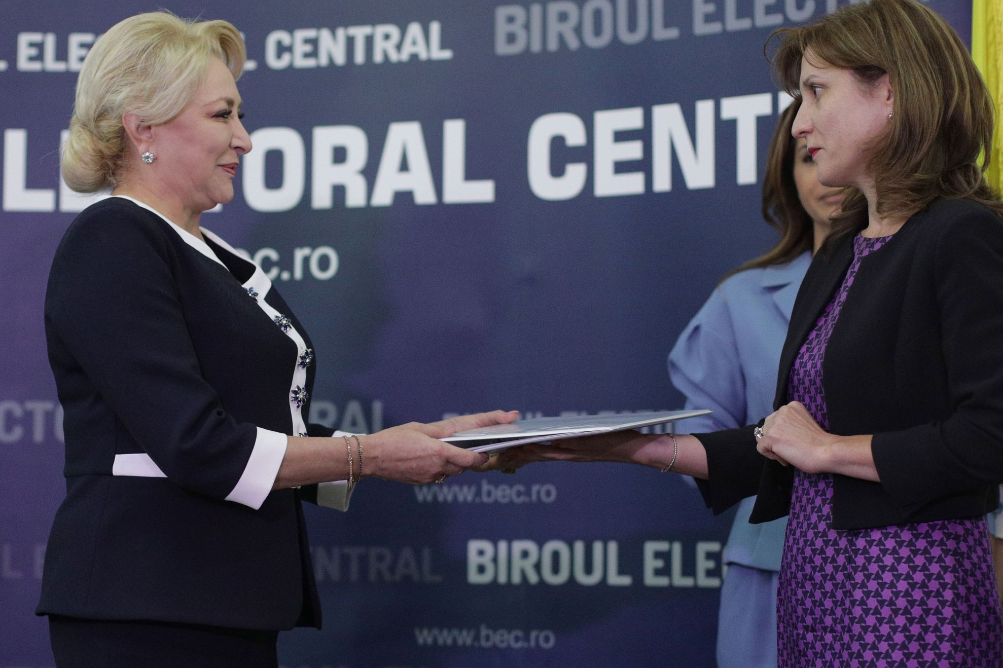 Cea mai nouă gafă de exprimare a premierului Dăncilă: "Nicio mamă să nu îi fie frică"