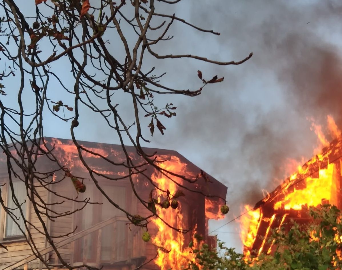 Incendiu puternic la cabana ”7 brazi” 