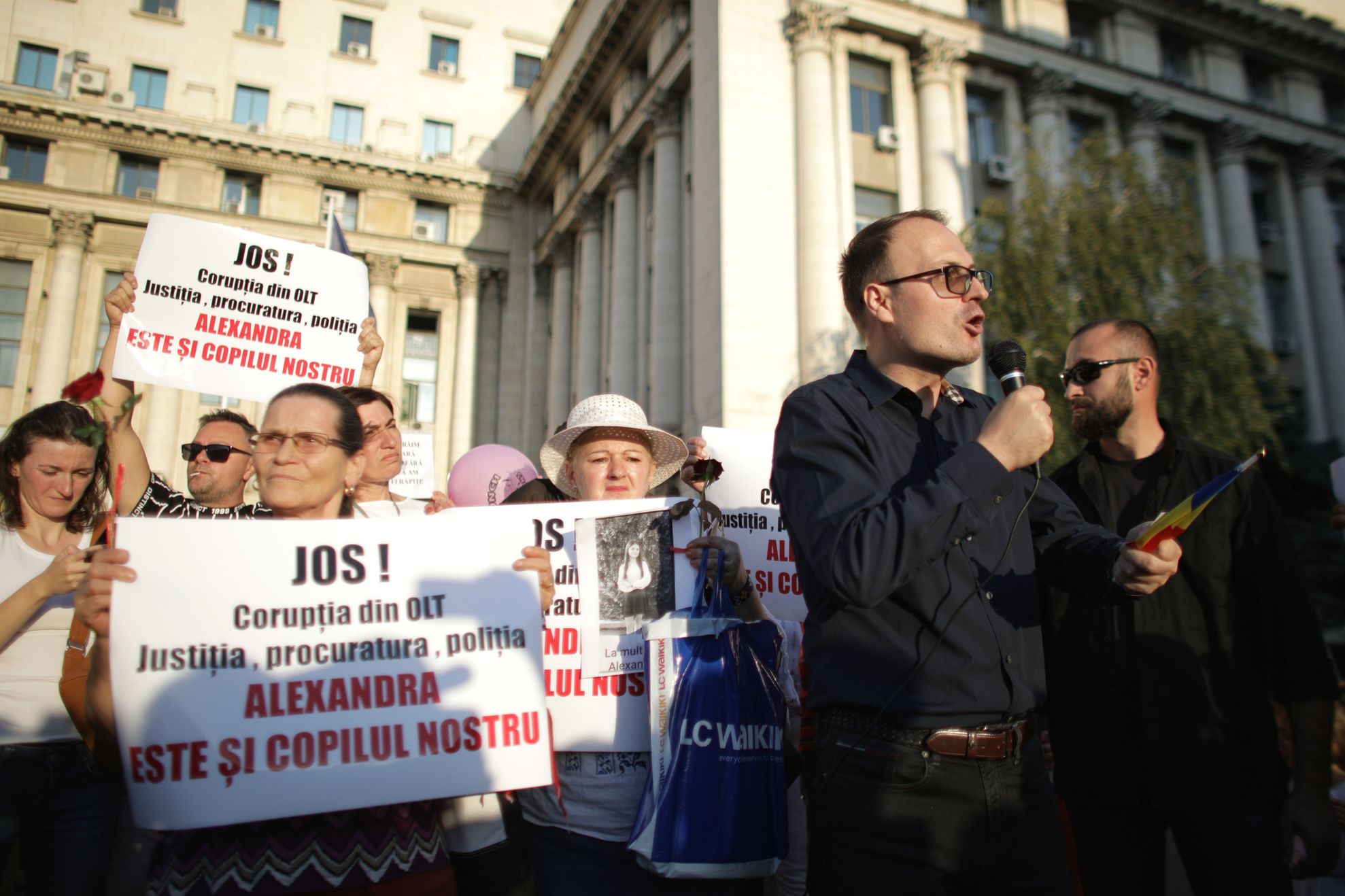 "Unchiul Alexandrei", candidatul cu studii incerte, dar cu bani pe bune