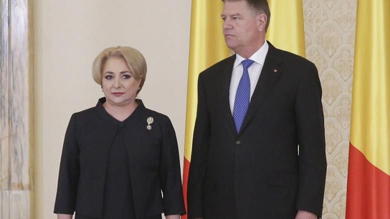 Dăncilă l-a sunat pe Iohannis pentru a-i cere numirea interimarilor. Ce i-a spus președintele