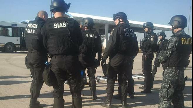 Polițiști din Germania fac descinderi în forță în România