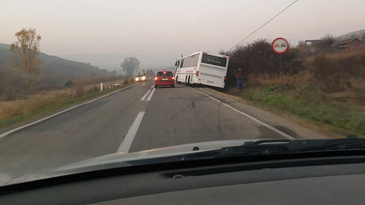 Autobuz cu 40 de pasageri implicat într-un accident rutier în Cluj