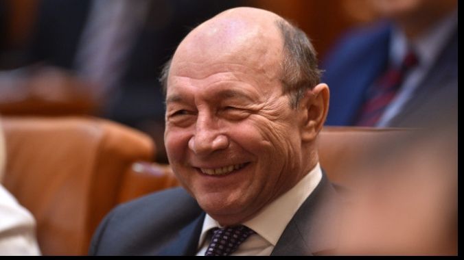 Băsescu, ironic la ideea Vioricăi Dăncilă de a-l suspenda pe președinte: În ce restaurant era?