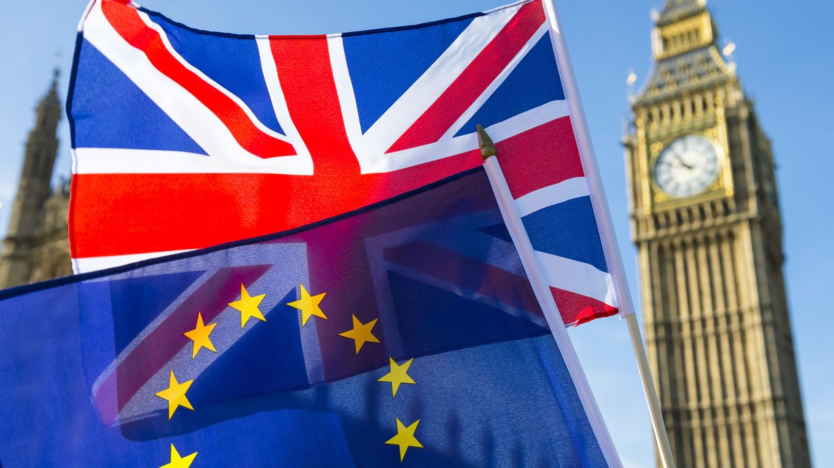Decizia luată de sute de mii de români după Brexit