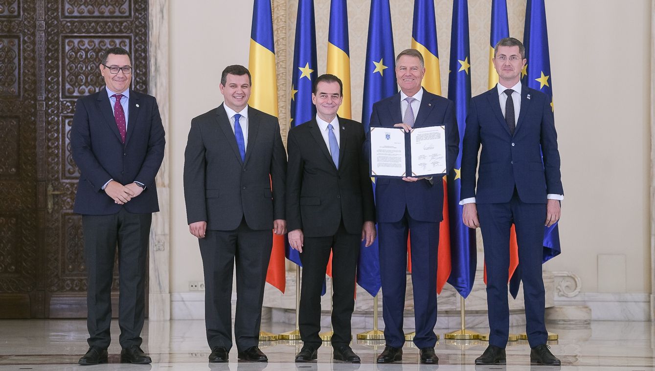 Care este primul partid care intră la guvernare alături de PNL?